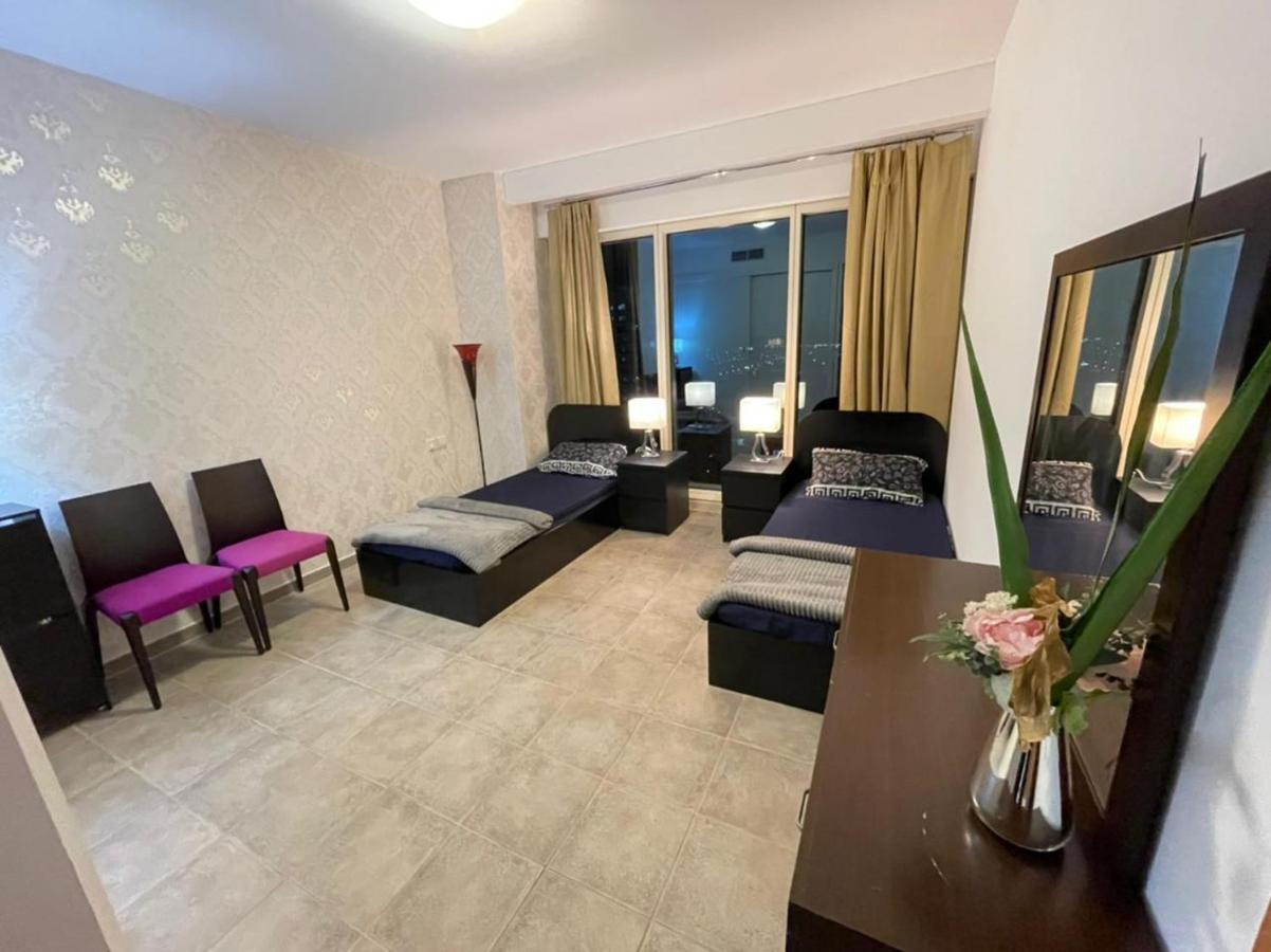 Travelers Backpackers Vandrarhem Dubai Exteriör bild