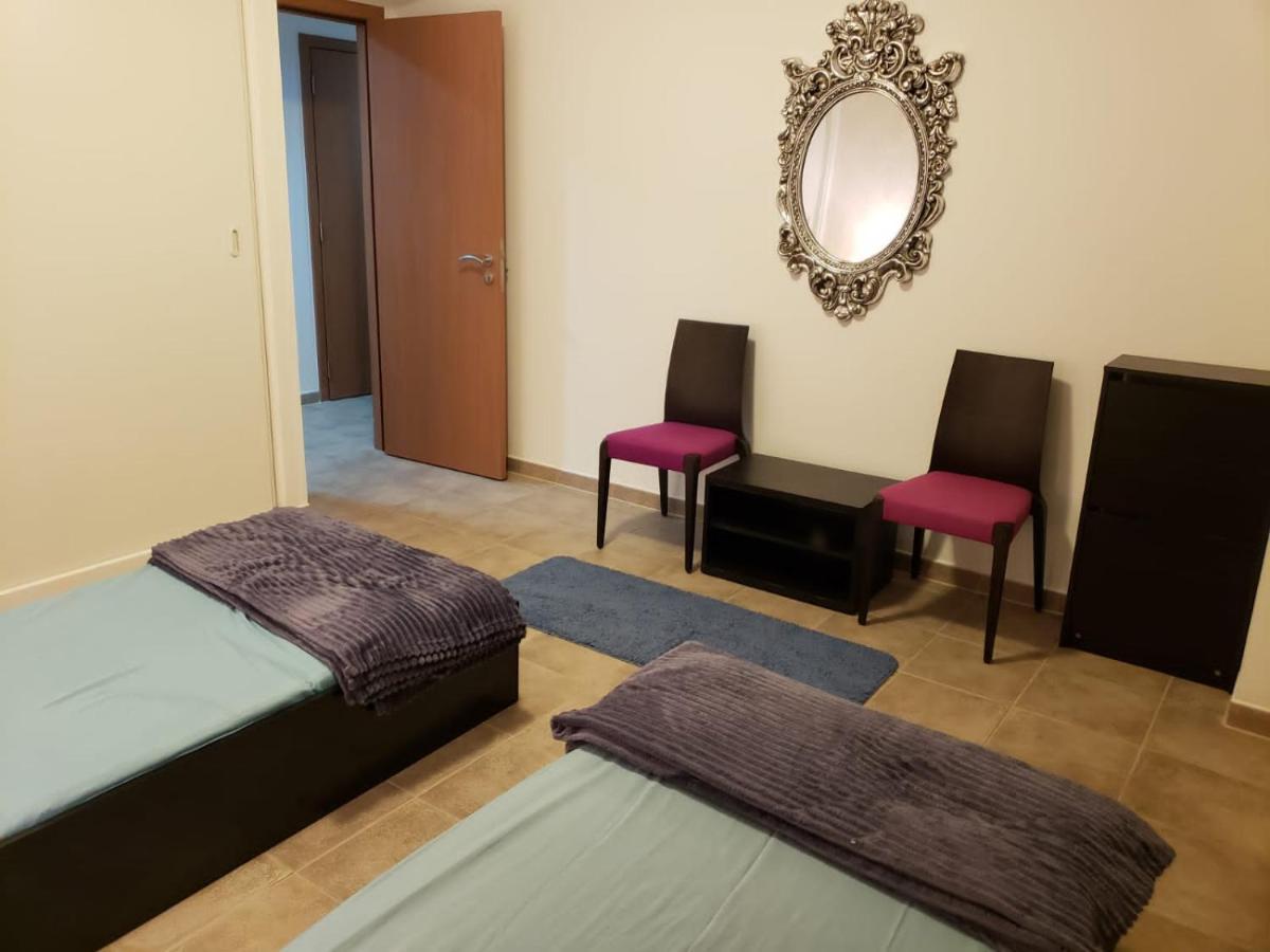 Travelers Backpackers Vandrarhem Dubai Exteriör bild