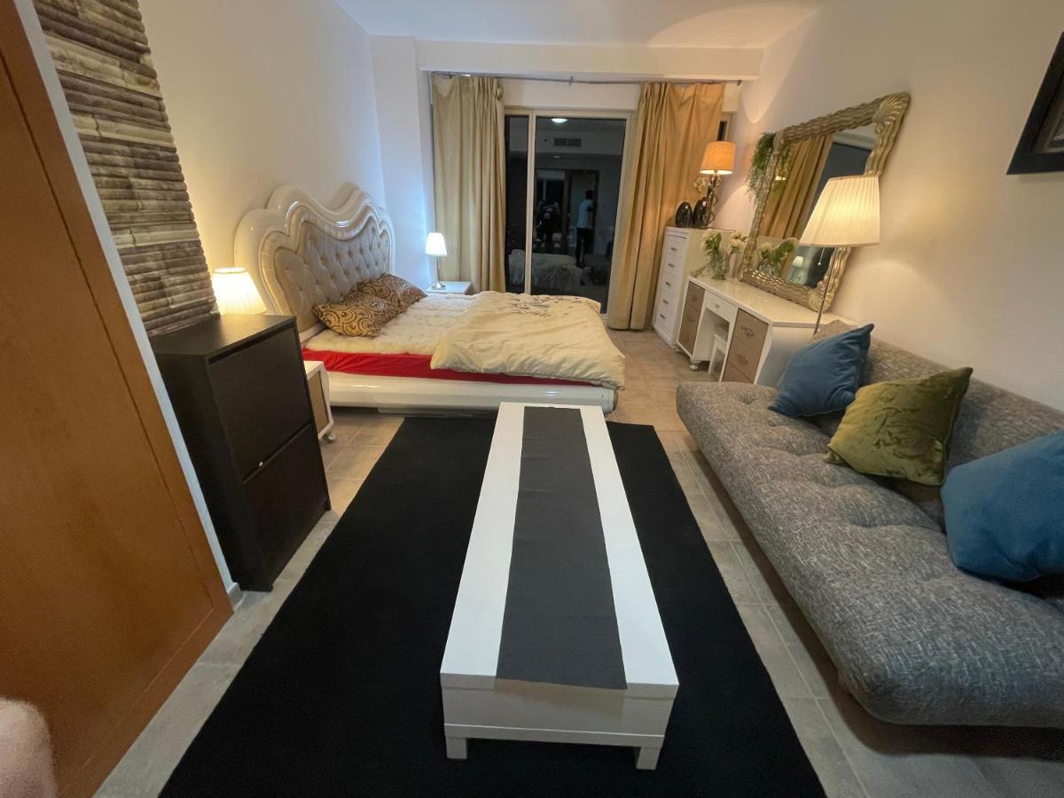 Travelers Backpackers Vandrarhem Dubai Exteriör bild