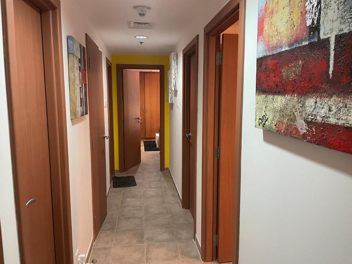 Travelers Backpackers Vandrarhem Dubai Exteriör bild