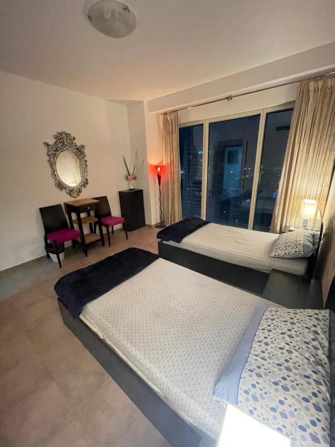 Travelers Backpackers Vandrarhem Dubai Exteriör bild