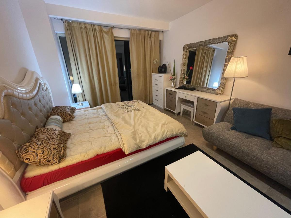 Travelers Backpackers Vandrarhem Dubai Exteriör bild