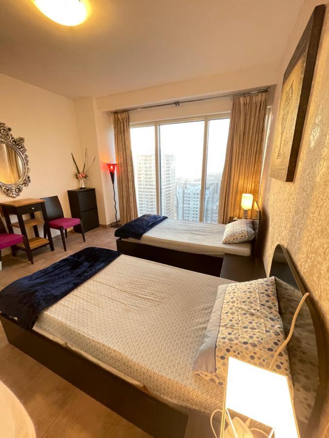 Travelers Backpackers Vandrarhem Dubai Exteriör bild