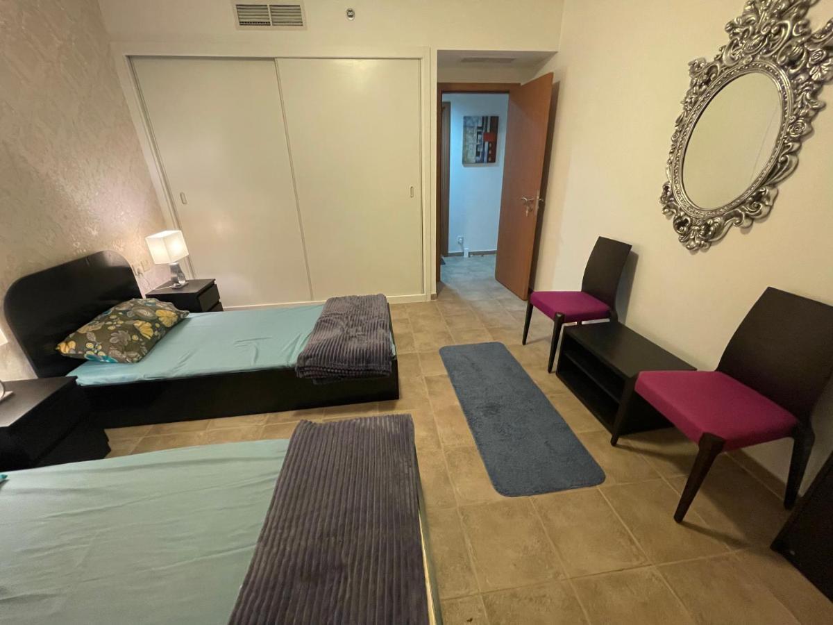 Travelers Backpackers Vandrarhem Dubai Exteriör bild